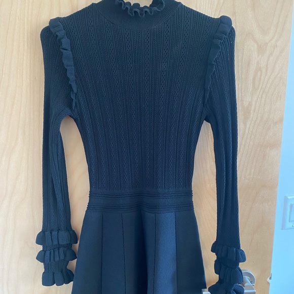 Zara Dresses & Skirts - ZARA RUFFLED LONG SLEEVE KNIT DRESS